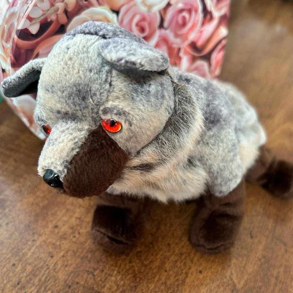 Ty Beanie Baby “Howl” the Wolf (2000 Release)